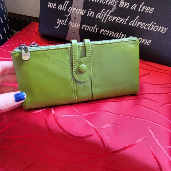Leather Wallet. Light olive green color - Picture 2 of 16